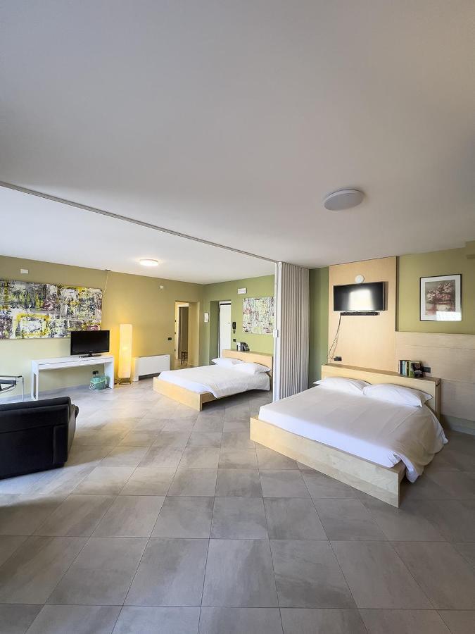 Aparthotel All'Orologio Peschiera del Garda Luaran gambar